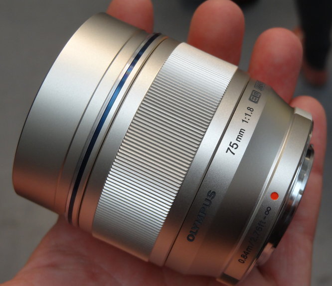 Olympus M Zuiko Digital 75mm F1.8 Lens for Micro Four Thirds Compact System Cameras